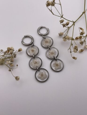 Pendientes 3 abalorios redondos con flores blancas