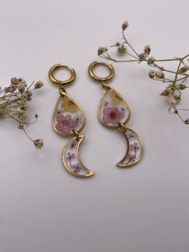 Pendientes 2 abalorios gota y luna con flores amarilla y rosas