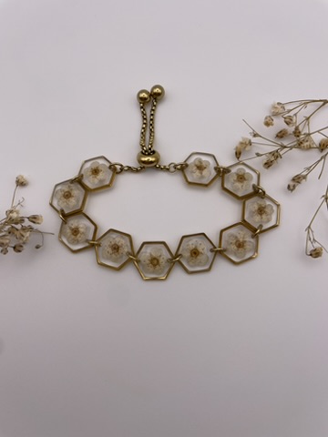 Pulsera 10 abalorios hexágono con flores blancas