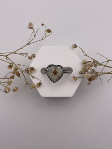Anillo corazón plata con flor blanca