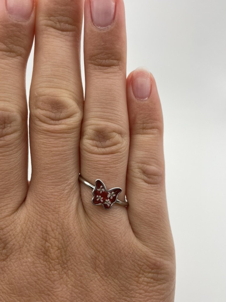 Anillo mariposa burdeos con florecitas blancas - Imagen 2