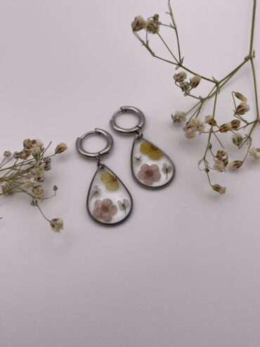 Pendientes gota con flores amarilla y rosa claro