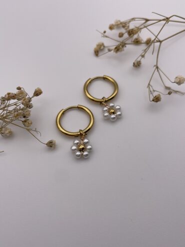 Pendientes flor blanca