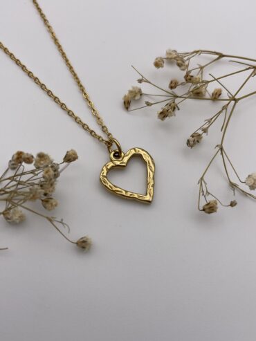Collar corazón silueta
