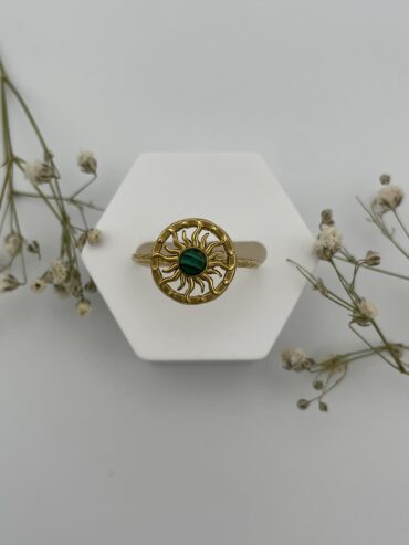 Anillo sol piedra verde
