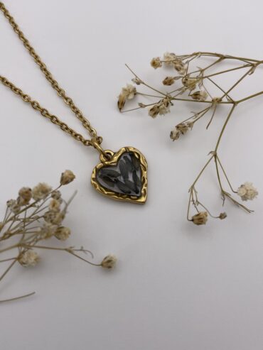 Collar corazón grueso con pétalos de lavanda