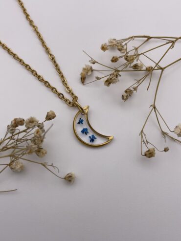 Collar luna con florecitas azul oscuro
