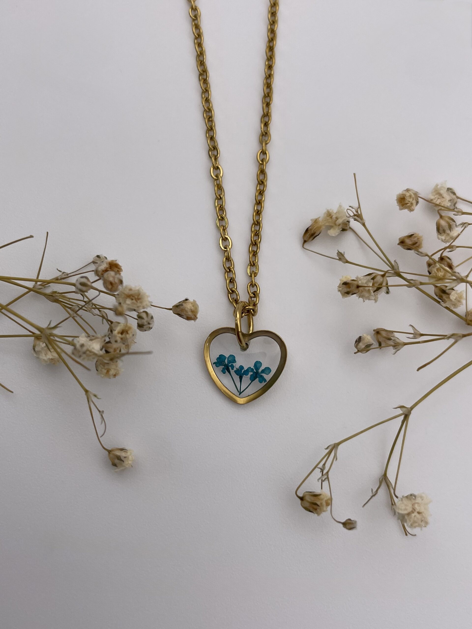 Collar corazón con florecitas azul oscuro - Imagen 2