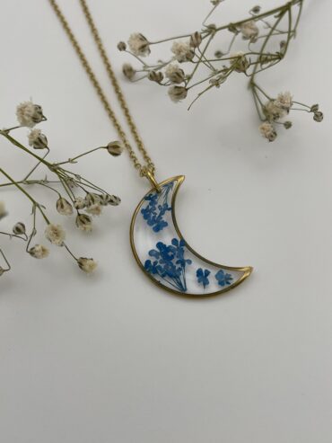 Collar luna con florecitas azul oscuro