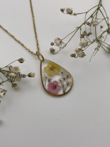 Collar gota con flores amarilla y rosa