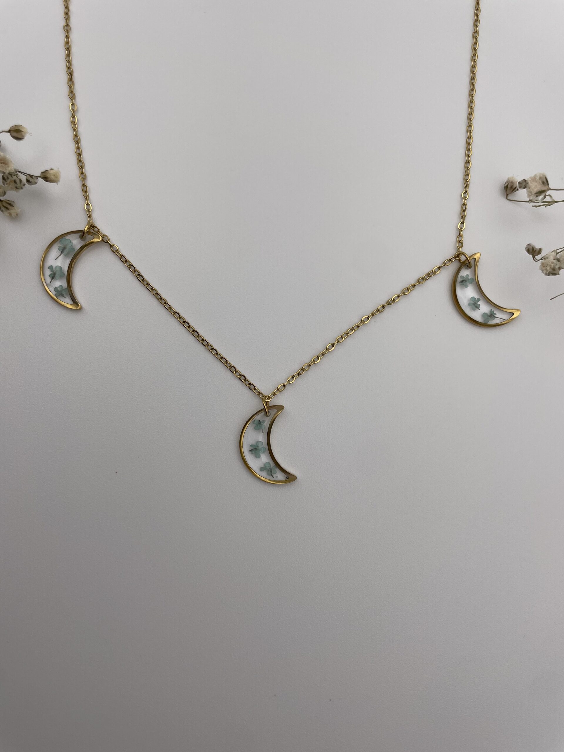 Collar 3 abalorios luna con florecitas turquesa - Imagen 2