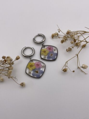 Pendientes rombo cuadrado con flores azul, rosa y amarillo