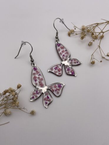 Pendientes mariposa con florecitas rosas