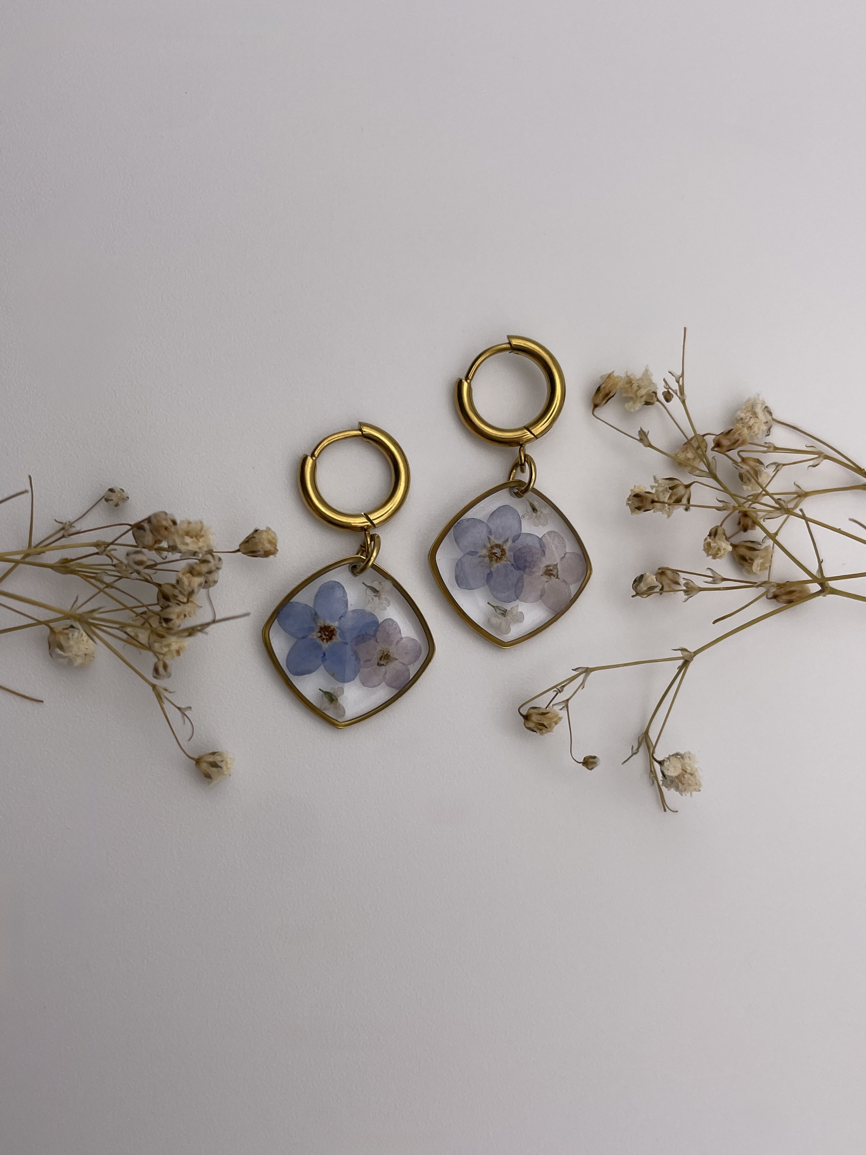 Pendientes rombo cuadrado con flores azules - Imagen 2