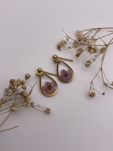 Pendientes gota con flor lila claro