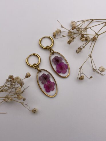 Pendientes ovalados con flores lila oscuro y fucsia